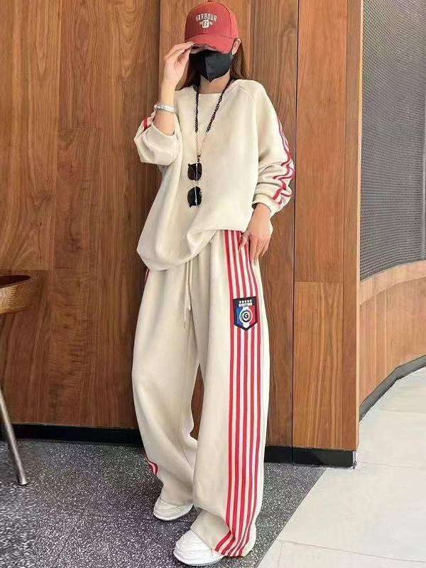 Crew-neck hoodie and wide-leg pants